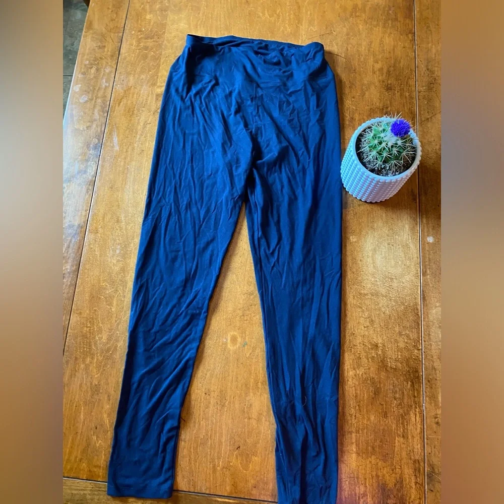 Women’s Plus Size Leggings Bundle (6 Pair) – Black, Navy, Gray, Green - Picture 6 of 7